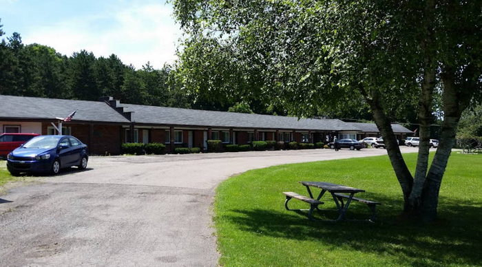 Parkway Motel - From Website (newer photo)